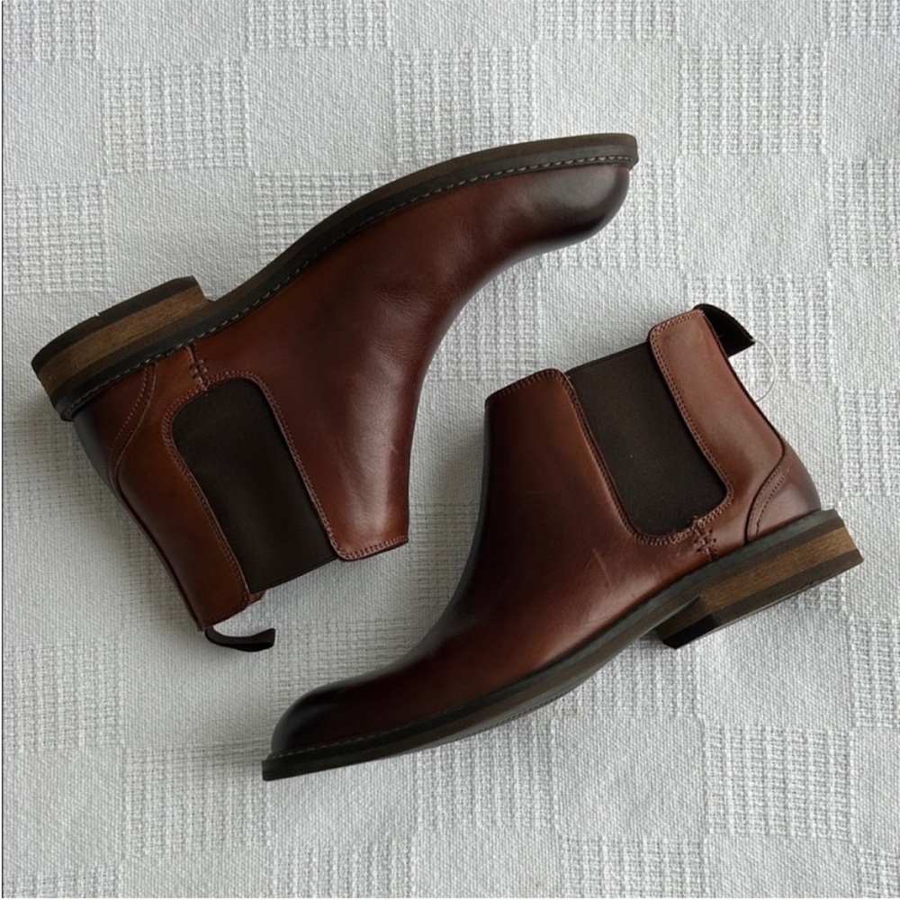 Mens Vionic Kingsley Chelsea Boot 
size 9.5